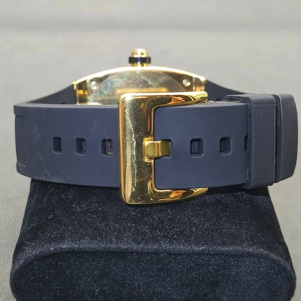 Tonneau Rubber Strap Quartz Watch